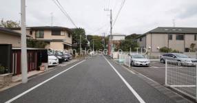 千石駅・巣鴨駅・駒込駅の３駅利用できるエルザセンティア六義園です。都内屈指の高級住宅街『大和郷』エリアの賃貸物件