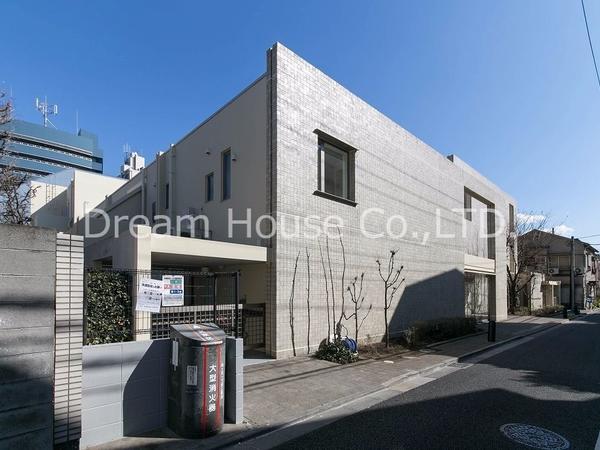 総タイル張り重厚感溢れる外観です 南北線東大前駅5分【プレミアガーデン本郷】外観