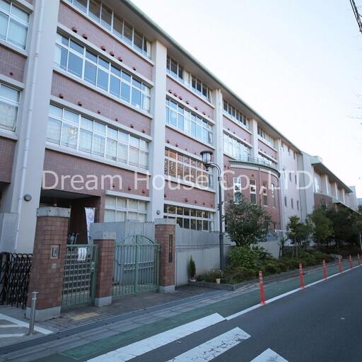 窪町小学校まで徒歩5分 だから安心