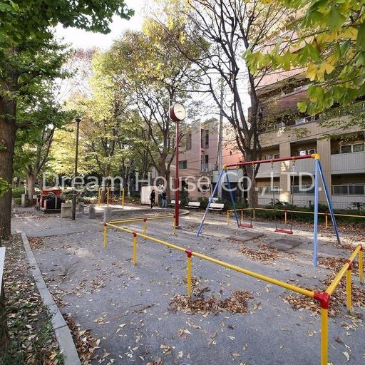 窪町東公園には4分 子育てにも家族にもウレシい